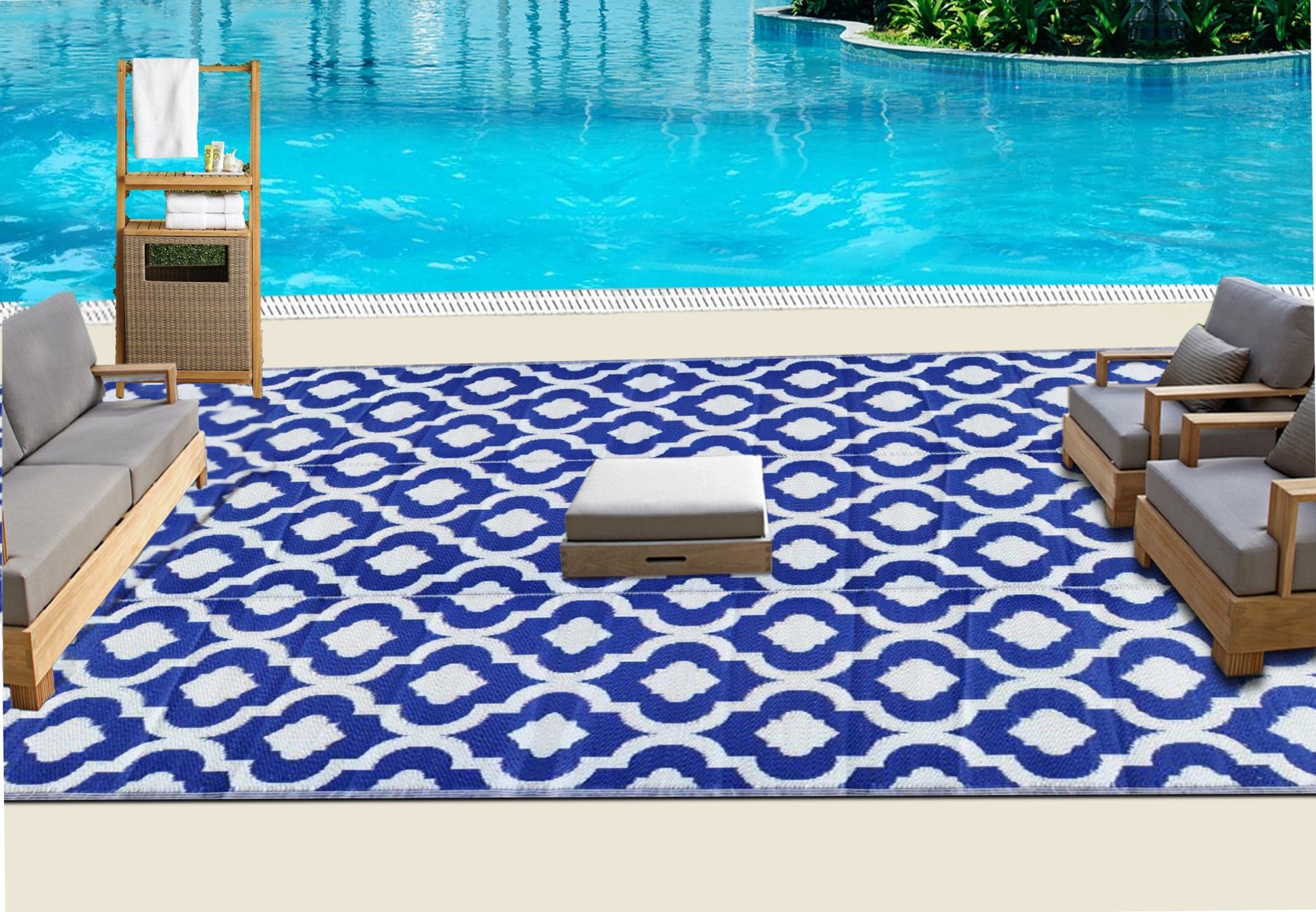 Outdoor patio rugs for camping picnic beach etc