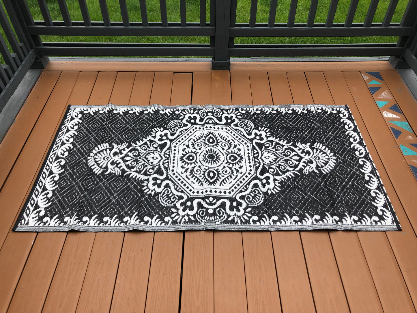 BalajeesUSA Outdoor Plastic Straw Rugs, Outdoor Patio Rugs – 2 PK 3'x6' Black & White 20249