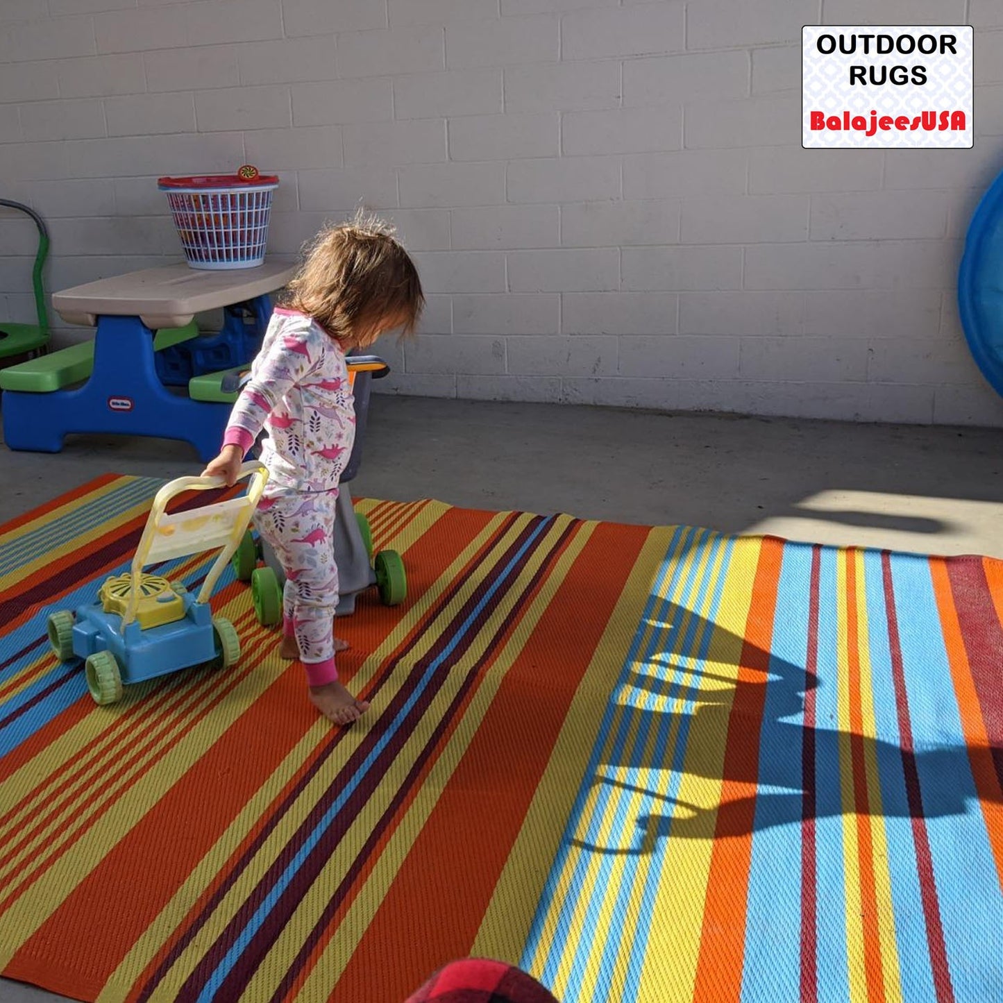 kids enjoying on boat using outdoors plastic straw rugs